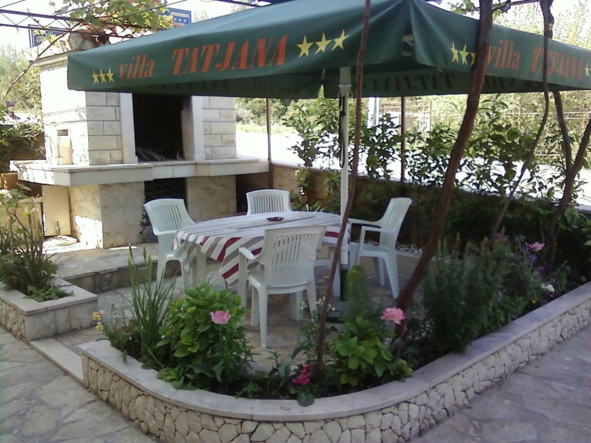 Rooms & Studio Villa Tatjana Supetar Ruang foto
