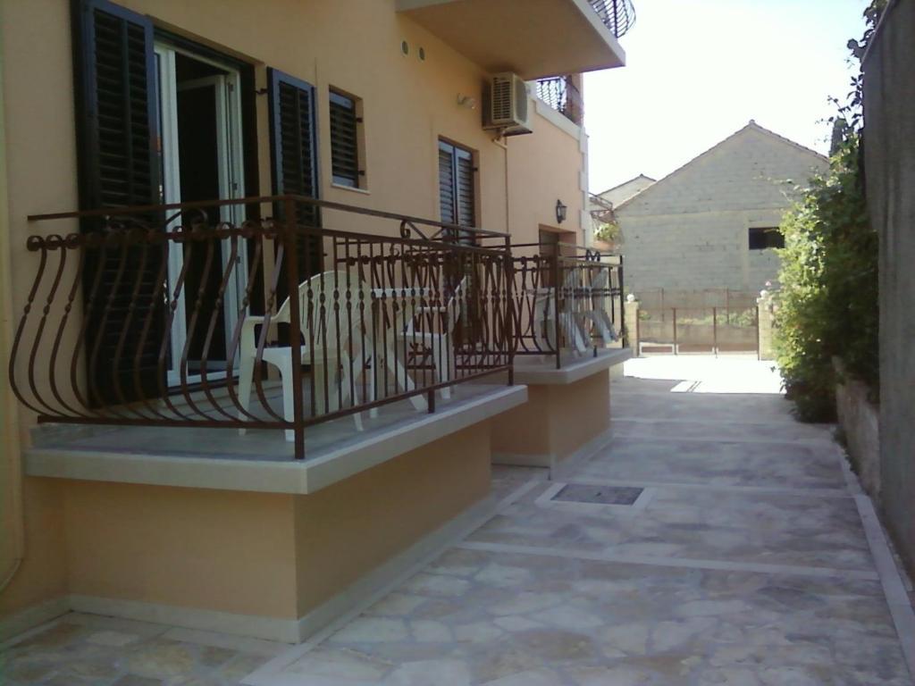Rooms & Studio Villa Tatjana Supetar Ruang foto