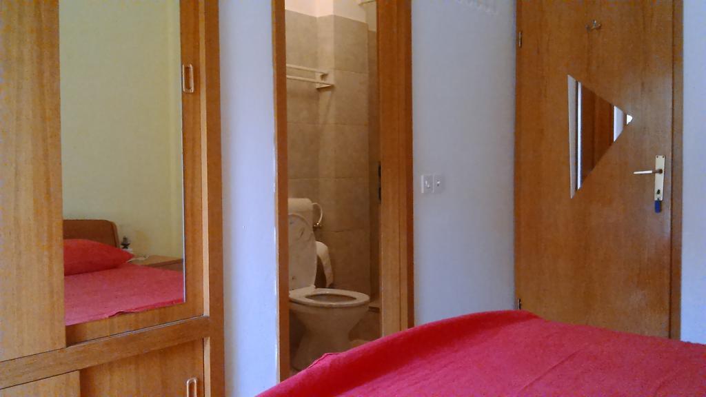 Rooms & Studio Villa Tatjana Supetar Bagian luar foto
